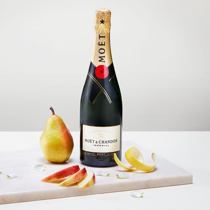 Moët & Chandon Impérial Brut Champagner, 75cl, in Geschenkbox | Ikone aus der Champagne | Elegant, frisch & fruchtig | Feine Perlage | Harmonische Balance