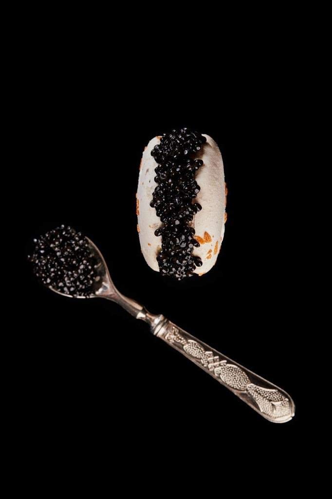 Schwarzer Störkaviar | Sibirischer Stör | Acipenser baerii | Fischkaviar | Malossol-Kaviar | Schwarzer Kaviar | Marke - TSARINE Caviar | Kostenlose Express-Kühllieferung (100g)