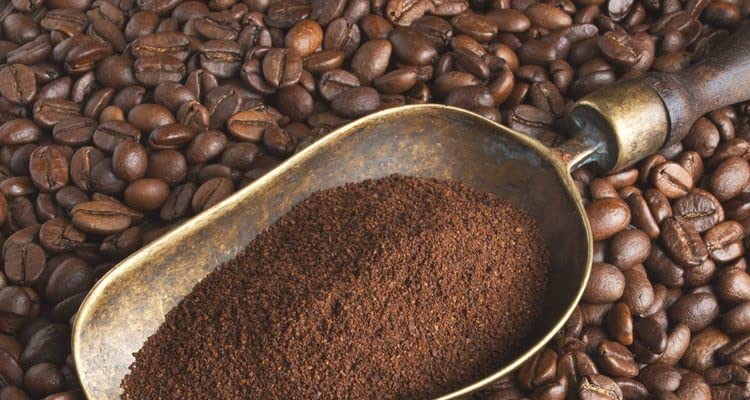 Lavazza, Crema e Aroma, Arabica und Robusta Kaffeebohnen, Ideal für Espressomaschinen, mit Schokoladigen Aromen, Reicher und Vollmundiger Geschmack, Intensität 8/10, Mittlere Röstung, 1 kg Packung