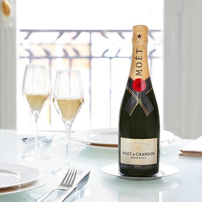 Moët & Chandon Impérial Brut Champagner, 75cl, in Geschenkbox | Ikone aus der Champagne | Elegant, frisch & fruchtig | Feine Perlage | Harmonische Balance