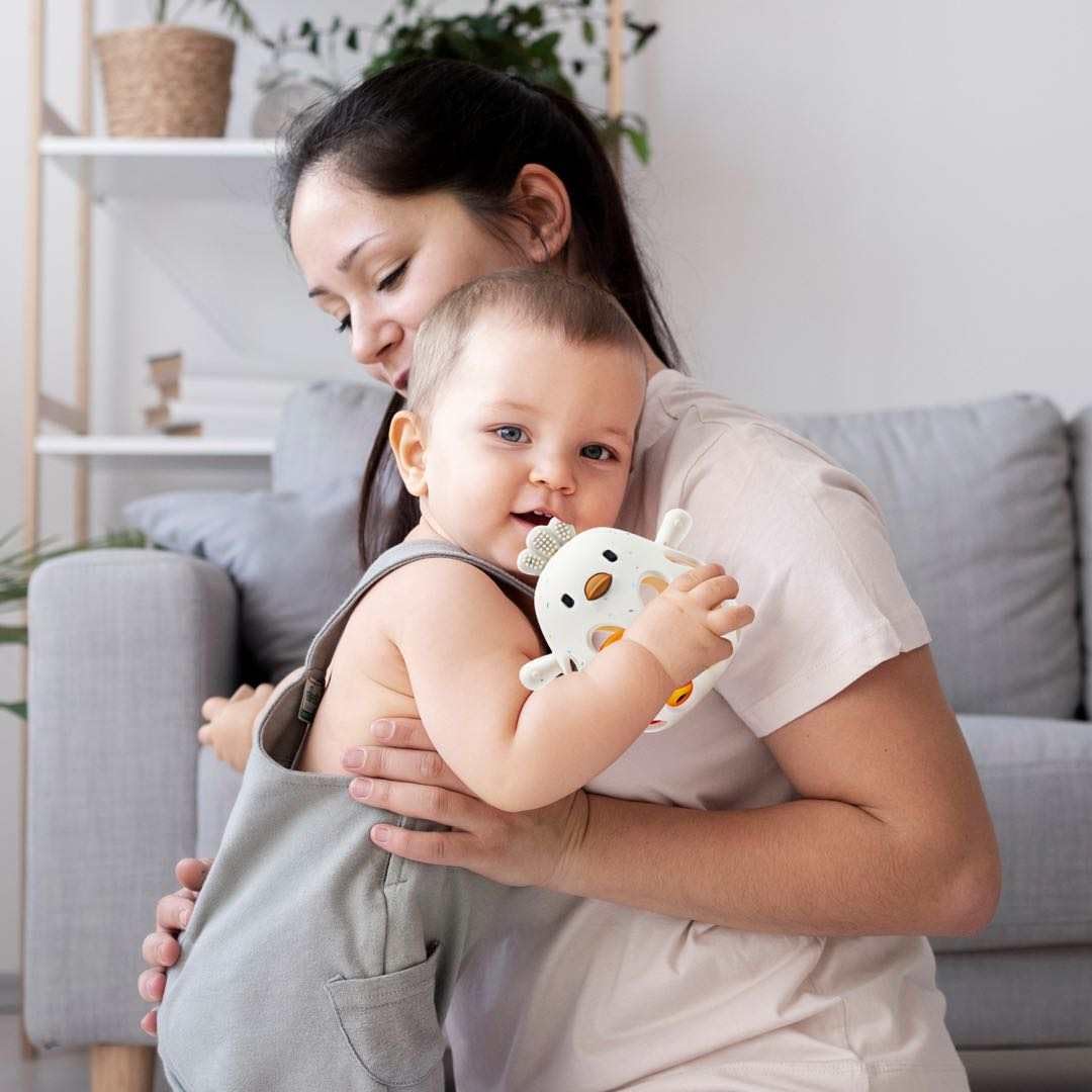farout Montessori Beißring & Rassel für Babys - Sensorik Spielzeug ab 0 Monate, Zahnungshilfe & Greifball - Geschenk für Jungen & Mädchen