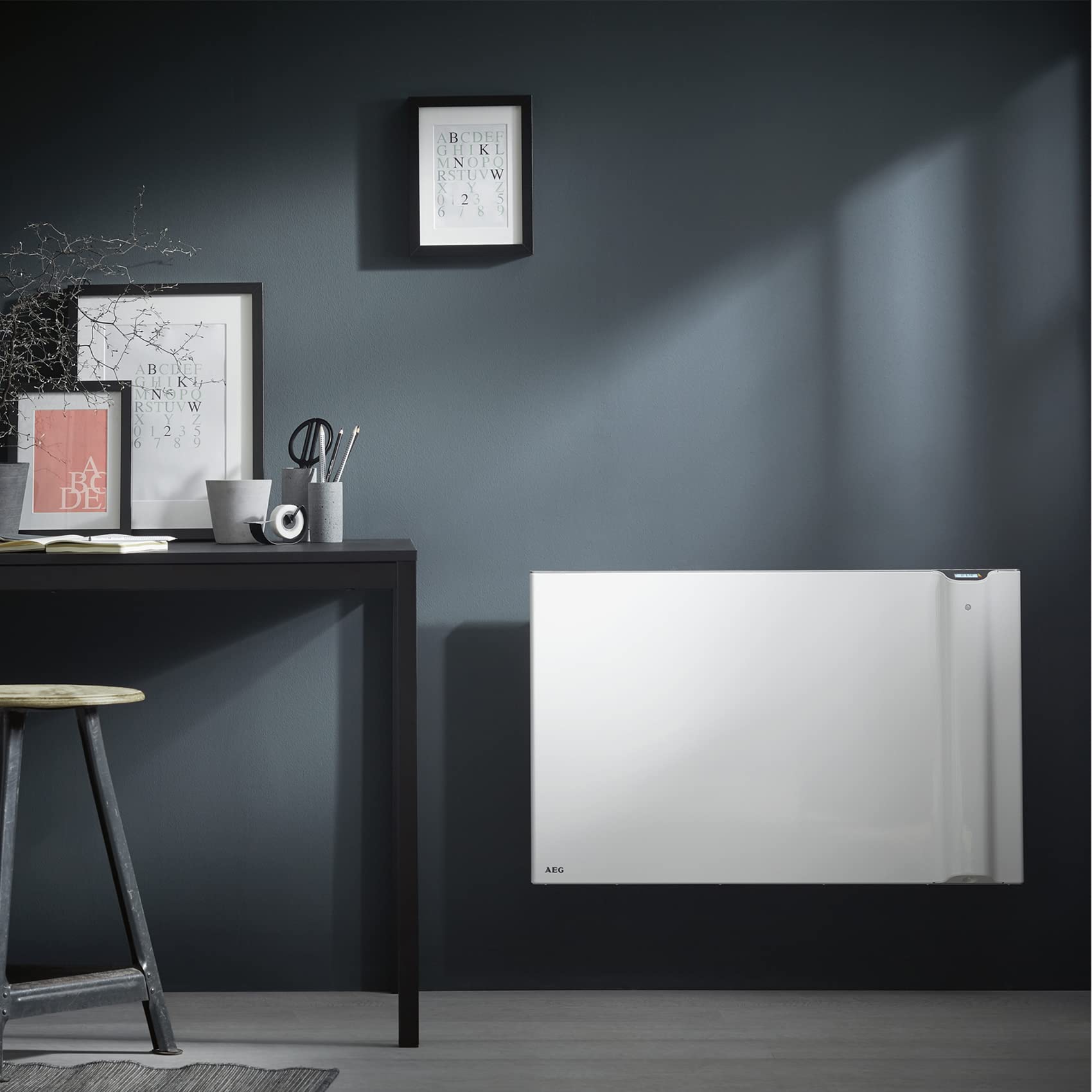AEG Wandkonvektor WKL 505, Elektroheizung energiesparend, 500 W für ca. 6 m², LCD-Display, Wochenzeitschaltuhr, 236531