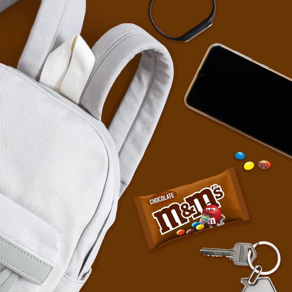 M&M's Crispy, Schokoladen Großpackung, 24 x 36g, Knusprige Schokolinsen als Süßigkeiten, Schokoladen Geschenk (816g)