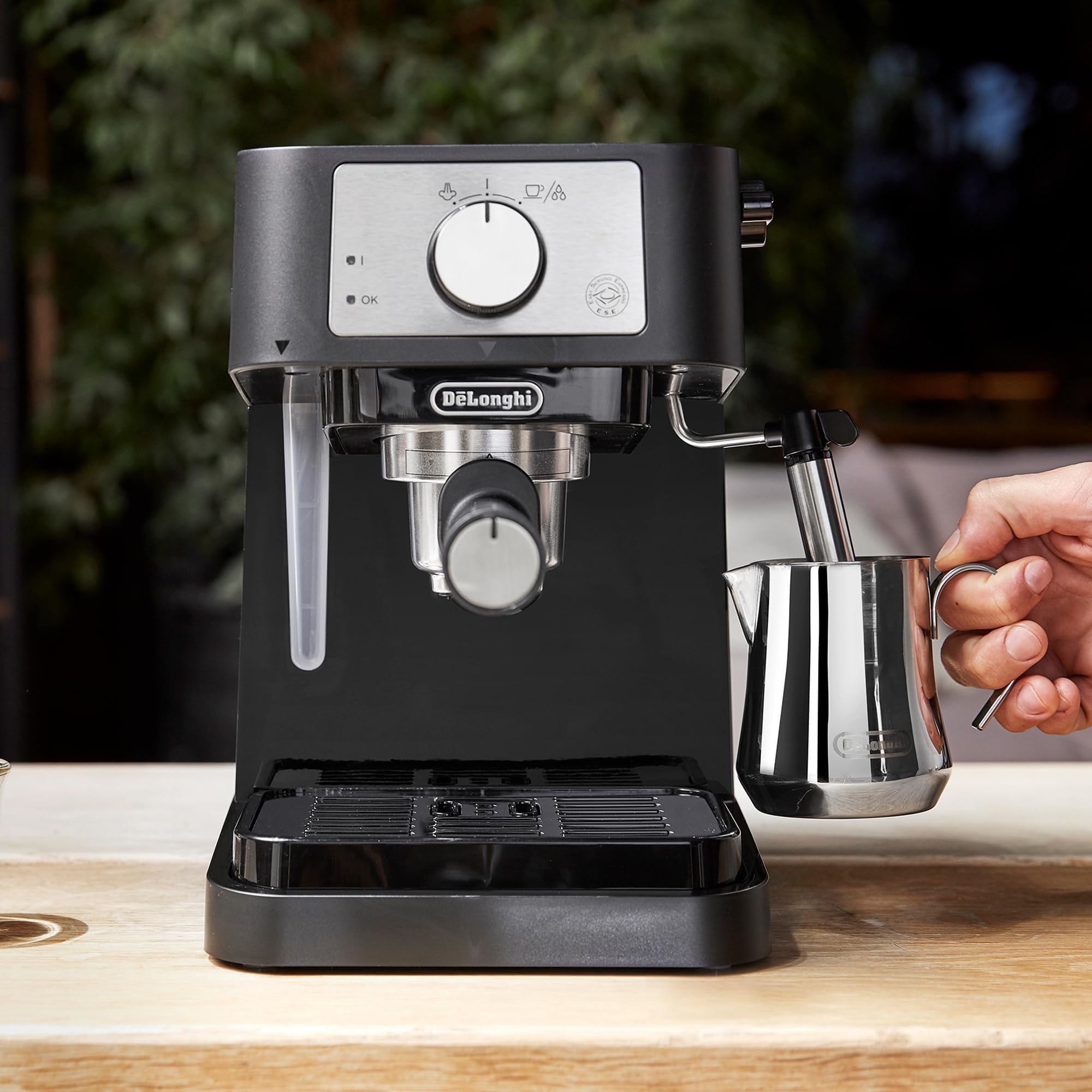 De'Longhi UPGRADED All-in-One Combination Coffee Maker & Espresso Machine + Advanced Adjustable Milk Frother for Cappuccino & Latte + Glass Coffee Pot 10-Cup, COM532M black
