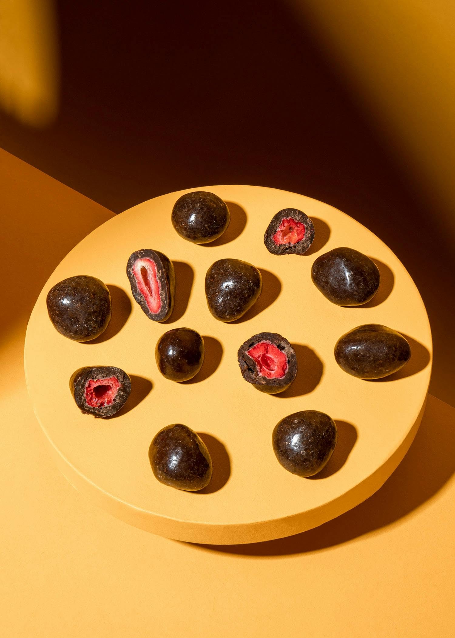 KoRo - Gefriergetrocknete Erdbeeren in Milchschokolade 1 kg - Knackig Fruchtig - Snack im Vorteilspack