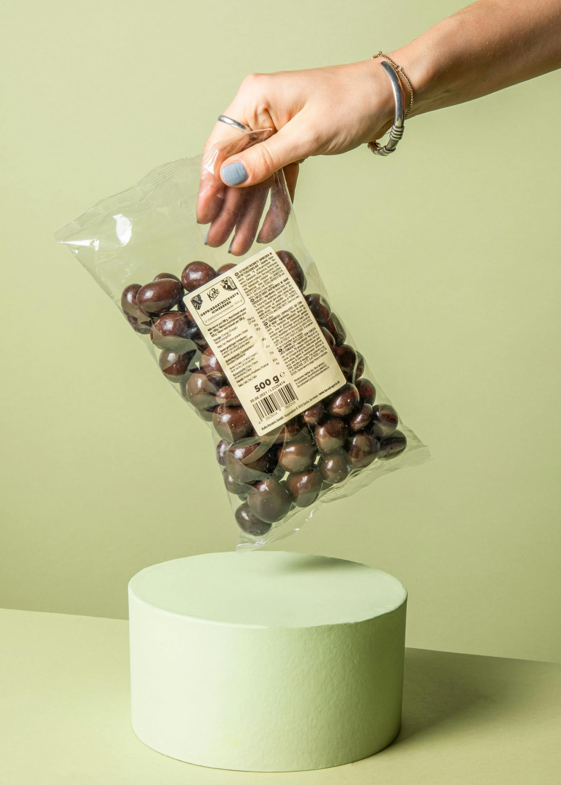 KoRo - Gefriergetrocknete Erdbeeren in Milchschokolade 1 kg - Knackig Fruchtig - Snack im Vorteilspack