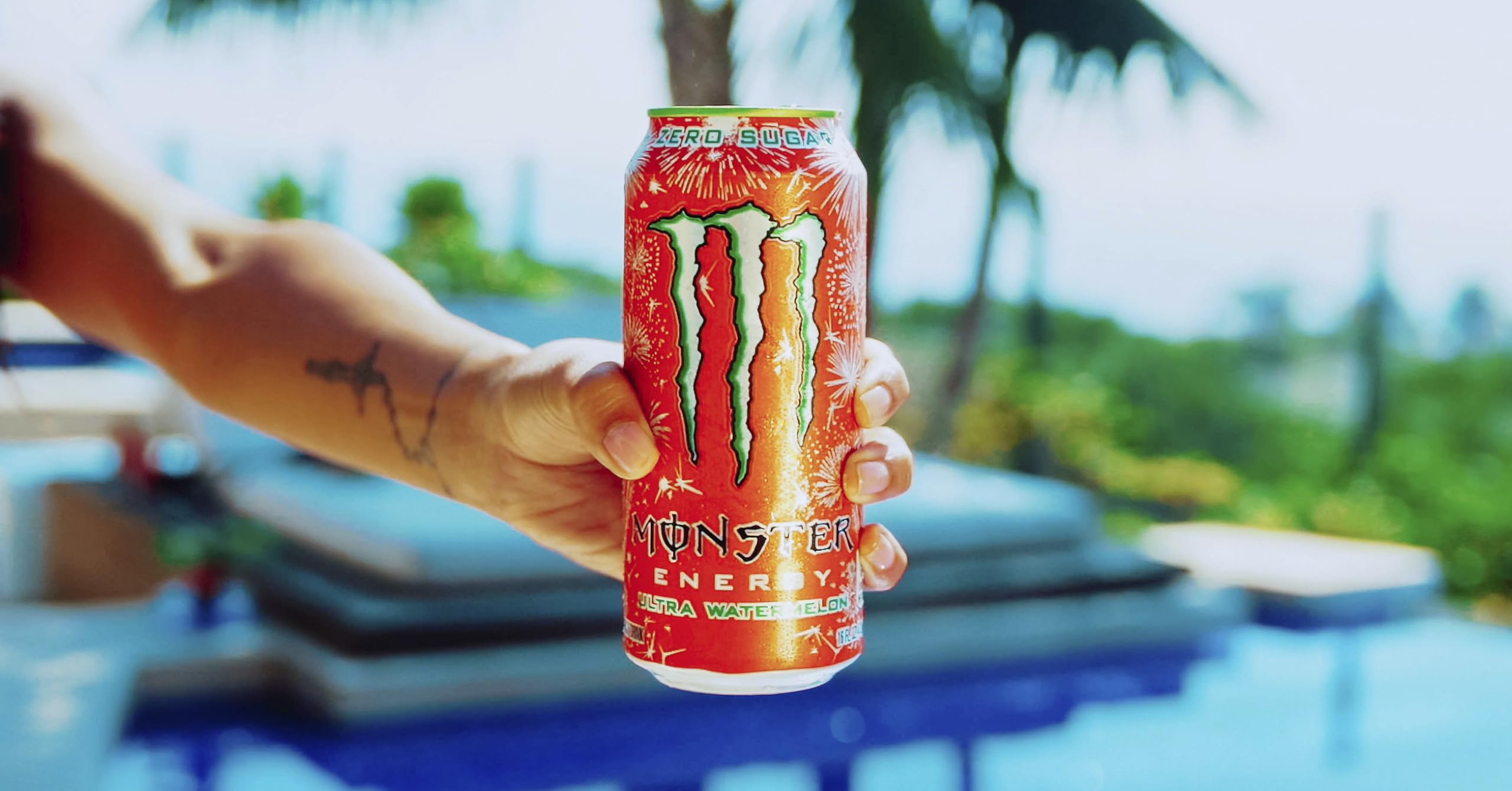 Monster Energy Ultra Fiesta - koffeinhaltiger Energy Drink mit leichtem Mango-Geschmack - ohne Zucker und ohne Kalorien - in praktischen Einweg Dosen (12 x 500 ml)