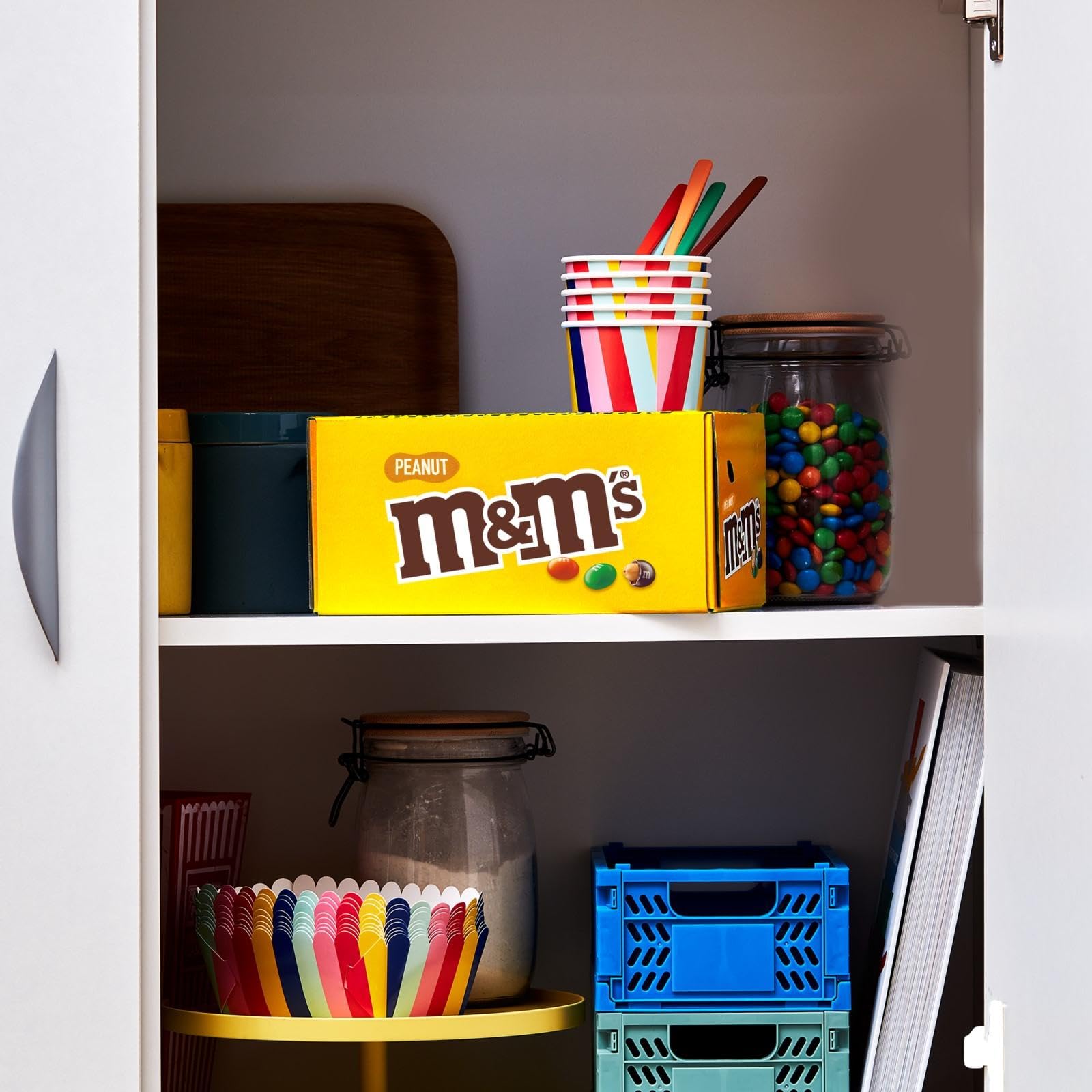 M&M's Crispy, Schokoladen Großpackung, 24 x 36g, Knusprige Schokolinsen als Süßigkeiten, Schokoladen Geschenk (816g)