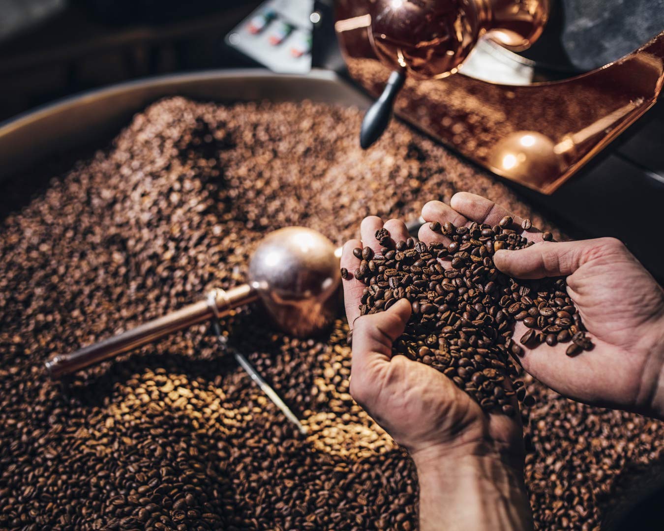 Schwiizer Schüümli Espresso, 100% Arabica Kaffeebohnen, kräftig-intensiv, ideal für Vollautomaten, Stärke 4/5, mittlere Röstung, Rainforest Alliance, 1kg