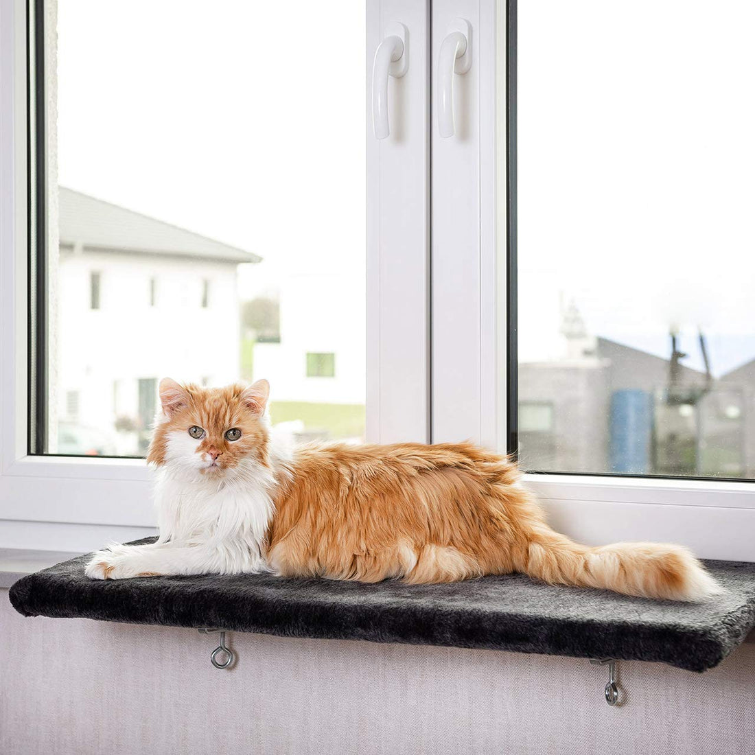 CanadianCat Company | Katzen Fensterliege groß Katzenbett Fensterbank - Snuggly Place - Large, hellgrau, Flauschiges Fensterbrett Katze waschbar, ca. 75 x 35 cm
