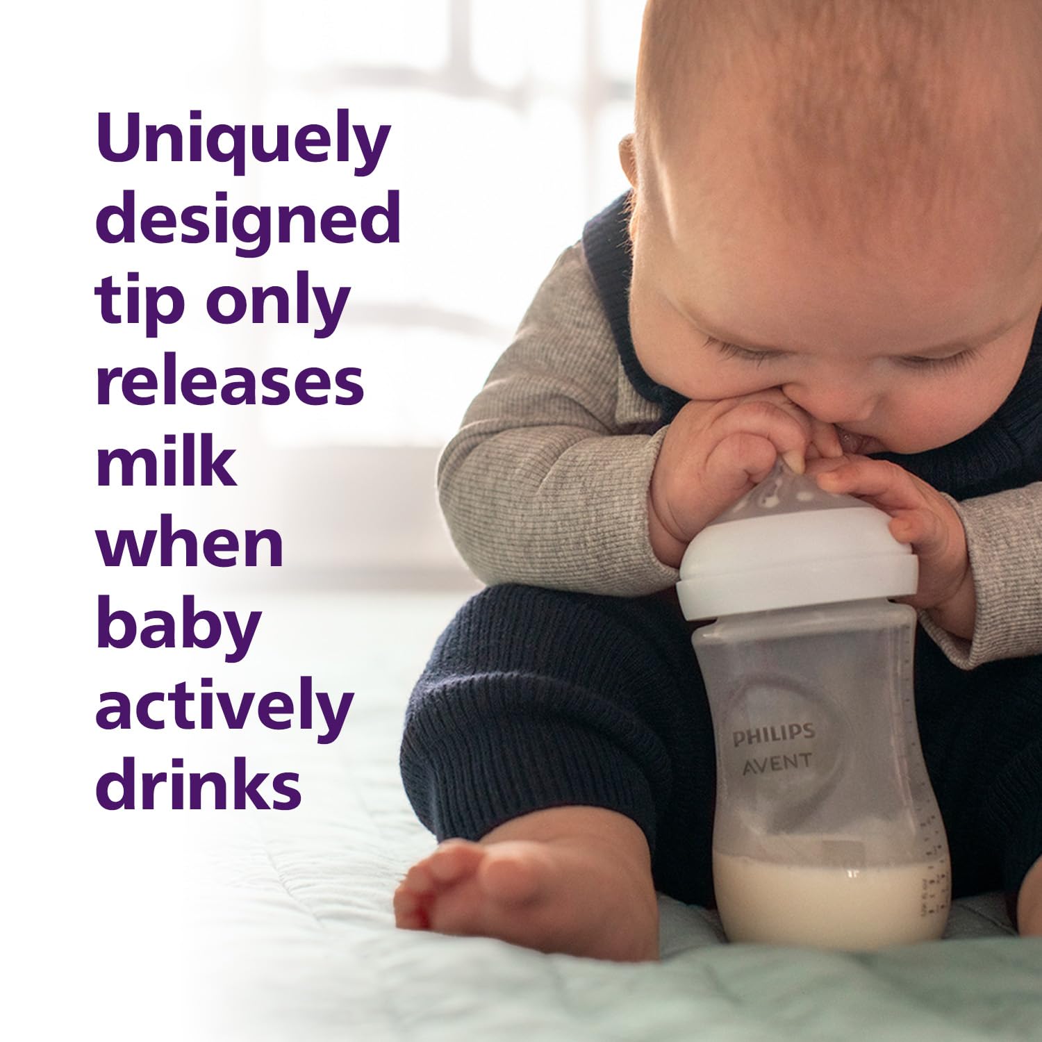 Philips Avent Natural Response Babyflasche mit 260 ml mit Saugern für mittleren Nahrungsfluss (Durchflussrate 3), 3er-Pack, SCY903/03