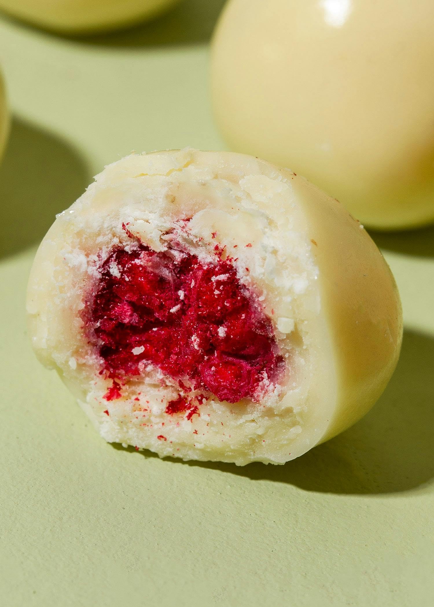 KoRo - Gefriergetrocknete Erdbeeren in Milchschokolade 1 kg - Knackig Fruchtig - Snack im Vorteilspack