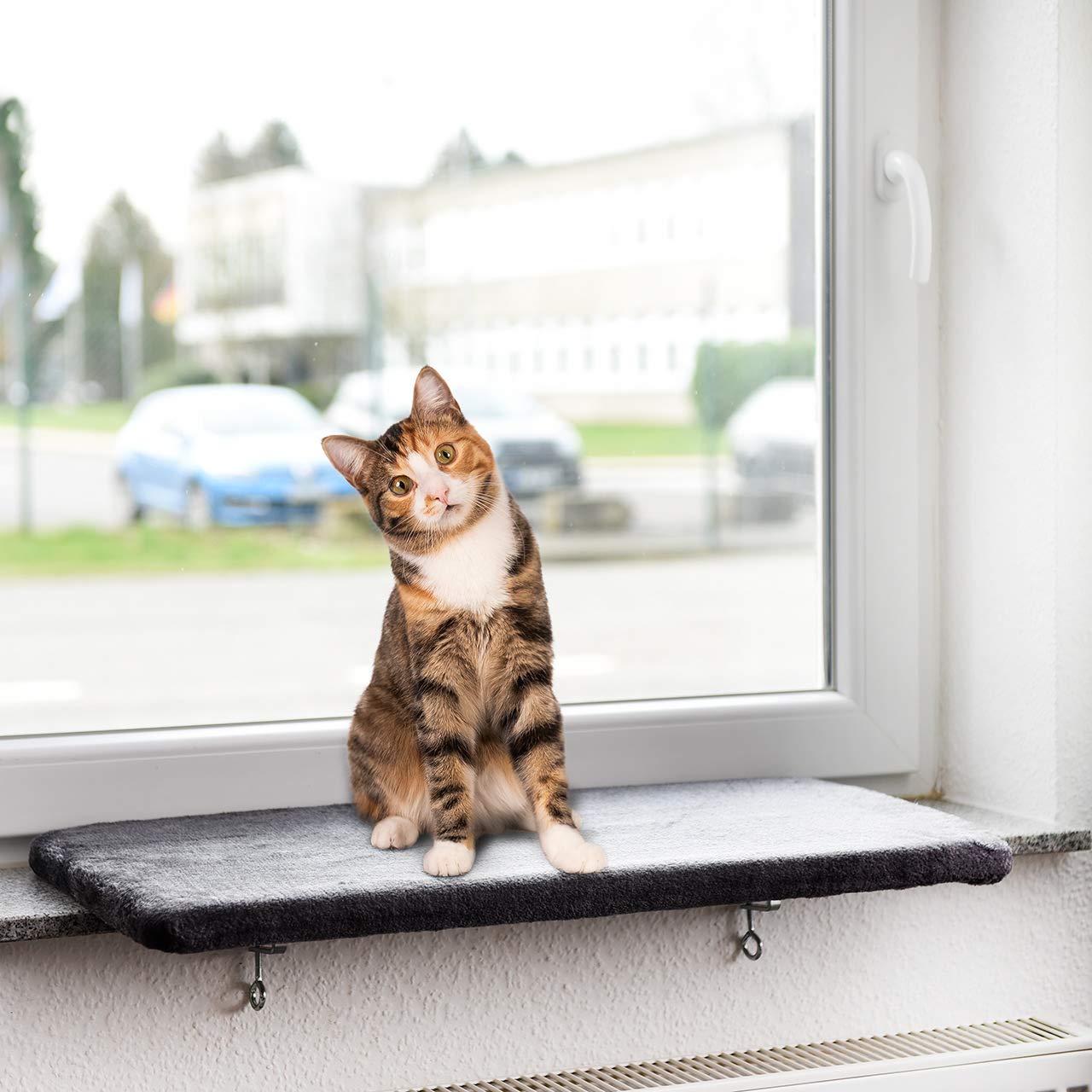 CanadianCat Company | Katzen Fensterliege groß Katzenbett Fensterbank - Snuggly Place - Large, hellgrau, Flauschiges Fensterbrett Katze waschbar, ca. 75 x 35 cm