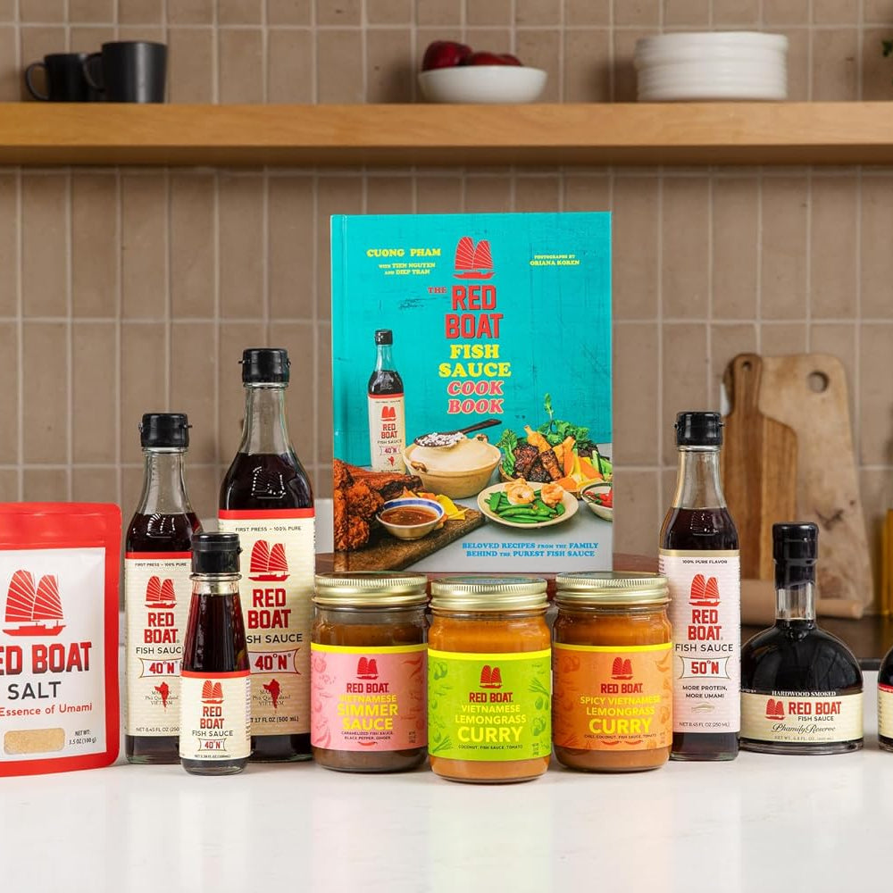 Red Boat Fish Sauce | Premium 40°N Fish Sauce made with just 2 ingredients in Vietnam | Keto, Paleo & Whole 30 | Gluten and Sugar free | 17 fl oz