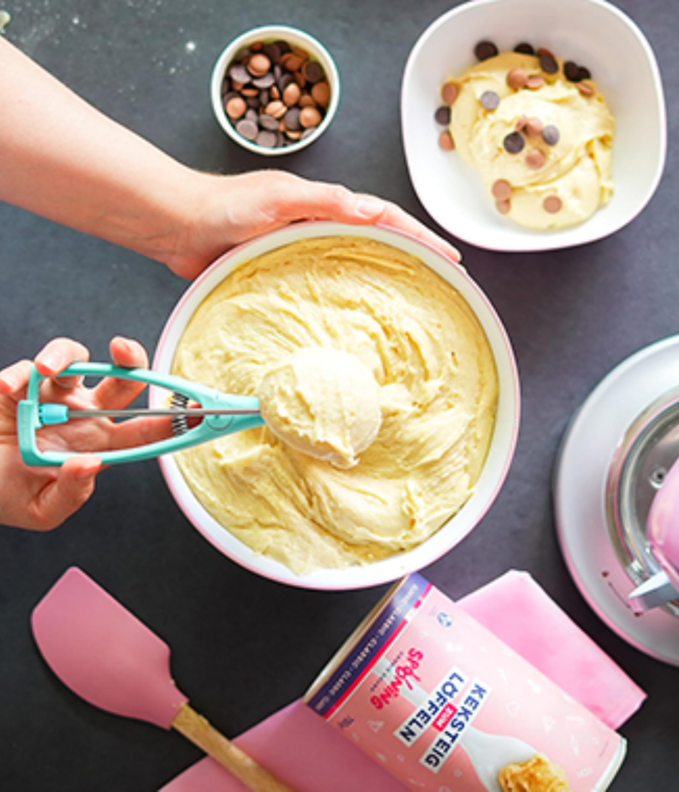 Spooning Cookie Dough Bundle, Keksteig zum Löffeln in 4 verschiedenen Sorten, Classic, Chocolate Chips, Black Cookie Crunch, Lemon Cake, 4x 215g
