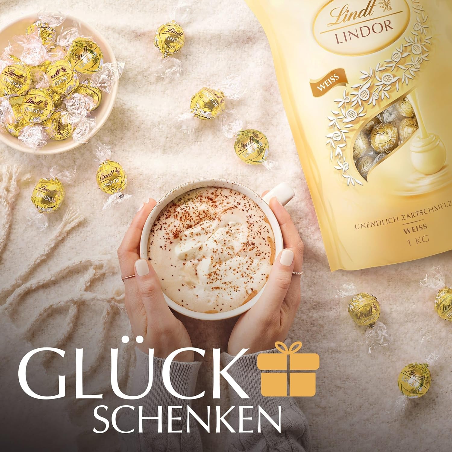 Lindt LINDOR Schokoladen Kugeln weiß | ca. 80 mit zartschmelzender Füllung | Großpackung, Pralinen-Geschenk, Schokoladengeschenk, 1kg