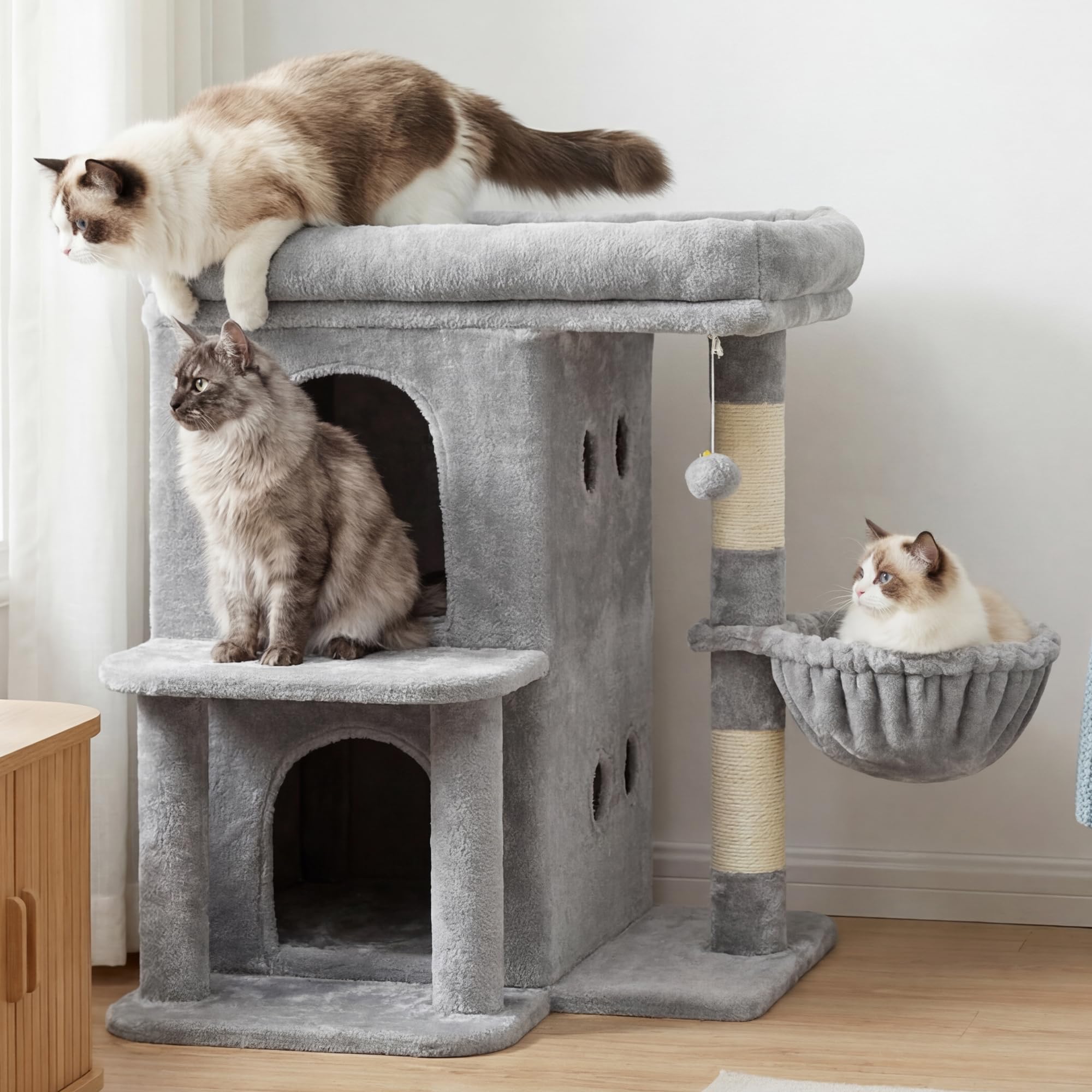 Heybly Kratzbaum, 65 cm Hoher Katzenbaum mit Extra-Großer Plattform, Gestuftes Katzenmöbel mit Doppelhaus, Inklusive Sisal-Kratzsäule, Katzenkorb und Spielzeug für Katzen, Hellgrau HCT204SW