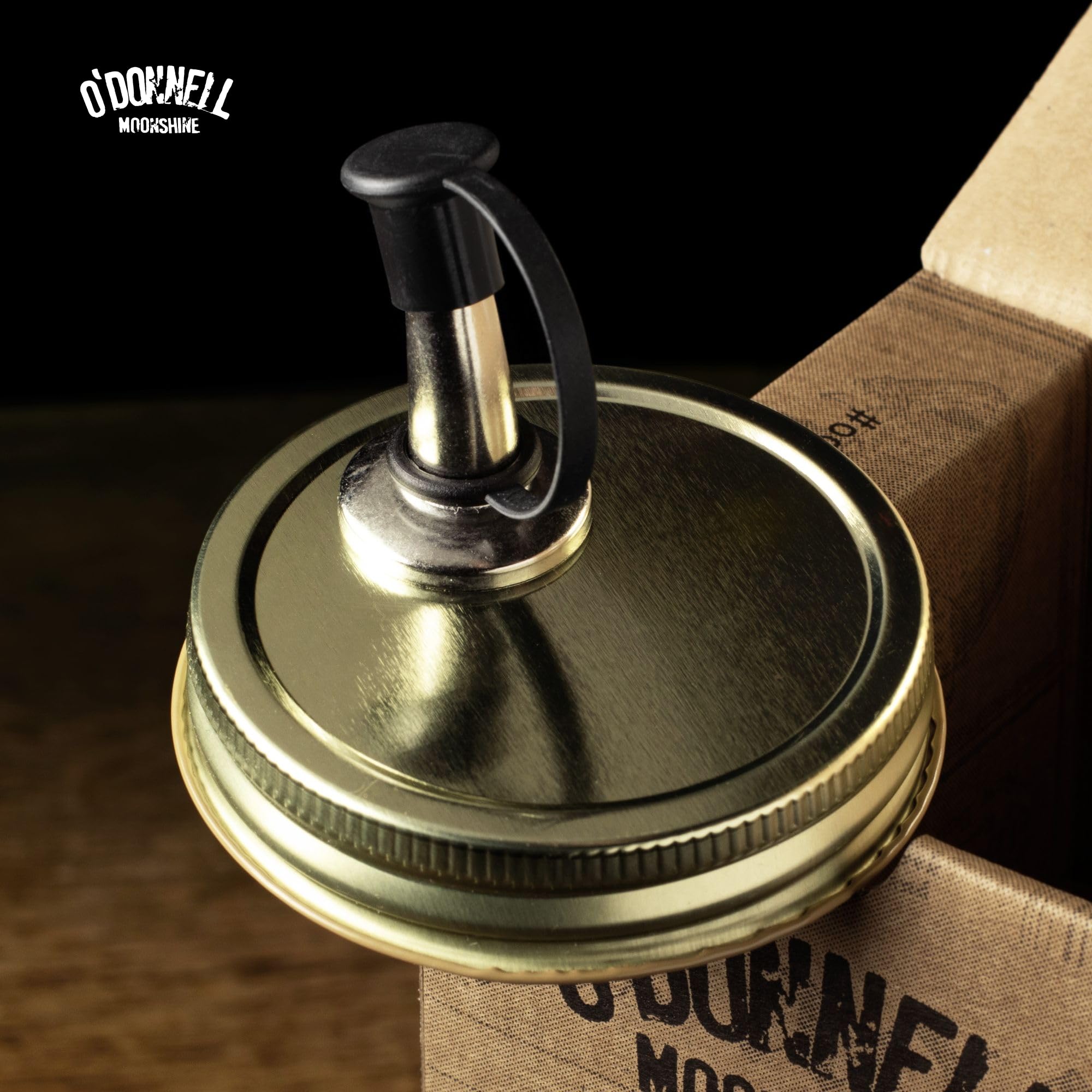 O'Donnell Moonshine Haselnusslikör Harte Nuss Geschenkset (+ Ausgießer) – Nuss Likör mit Whiskey & Karamell Geschmak (700ml) in Original Mason Jar – 25% Premium Spirituose Made in Berlin