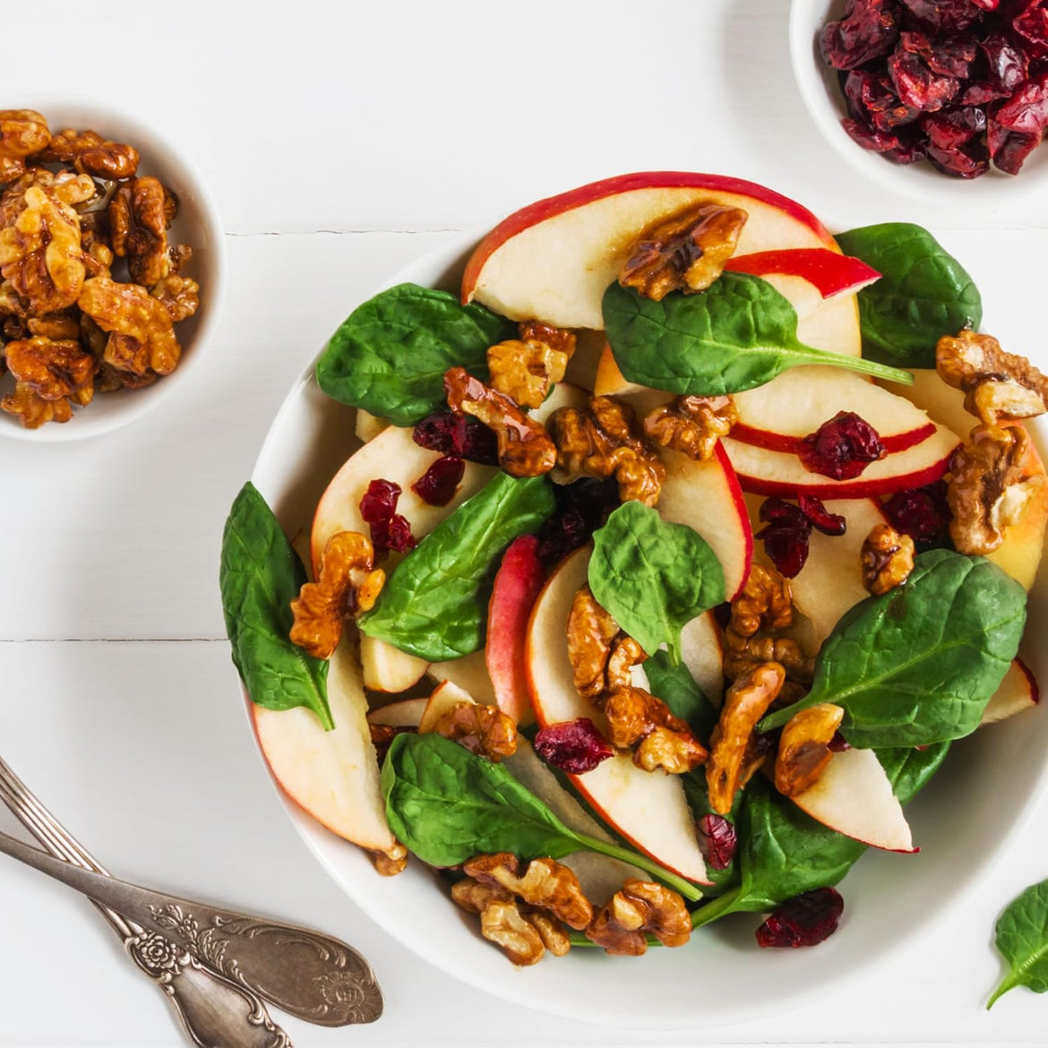 Yupik Organic Raw California Walnuts, Halves, 2.2 lb (35.2 oz), Kosher, Gluten-Free, Non-GMO, Vegan, Half Nuts, Unsalted, Unroasted, Source of Omegas, Healthy Snacks, Ideal for Baking & Cooking