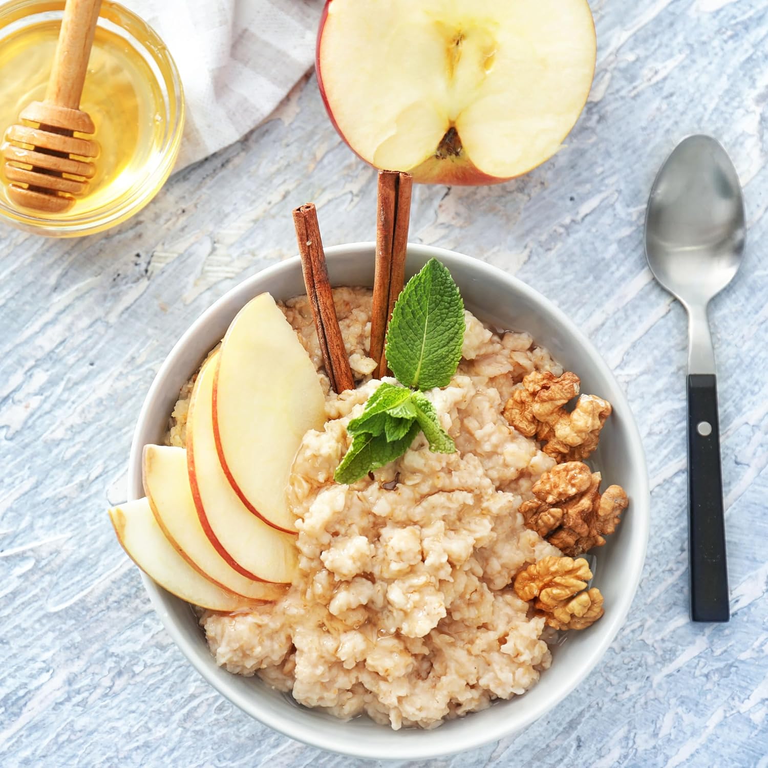 Yupik Organic Raw California Walnuts, Halves, 2.2 lb (35.2 oz), Kosher, Gluten-Free, Non-GMO, Vegan, Half Nuts, Unsalted, Unroasted, Source of Omegas, Healthy Snacks, Ideal for Baking & Cooking