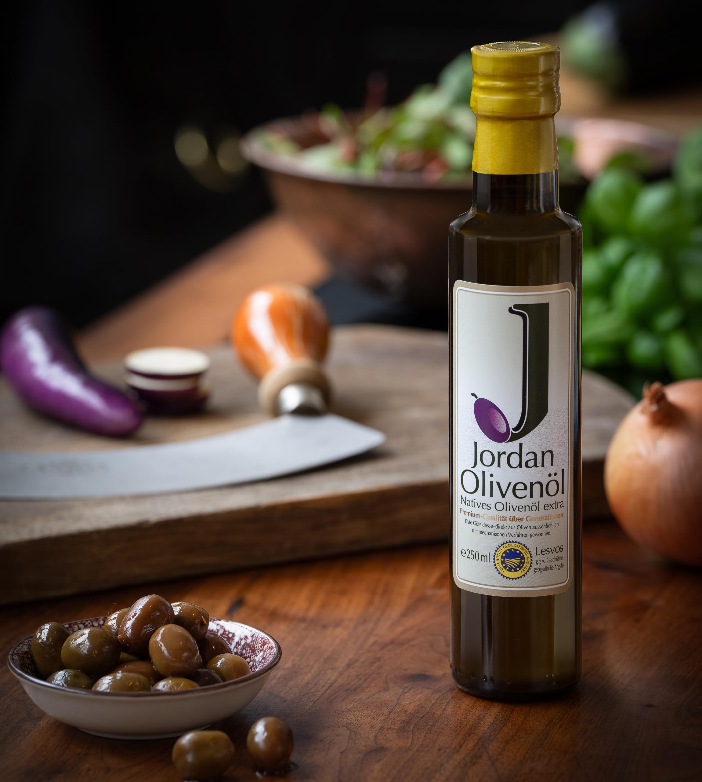 Jordan Olivenöl – Natives Olivenöl Extra - Flasche - 750 Milliliter - Öl kaltgepresst - griechische Oliven von Lesbos aus Jordans Olivenhainen - Ölflasche mit integriertem Ausgiesser & Tropfschutz