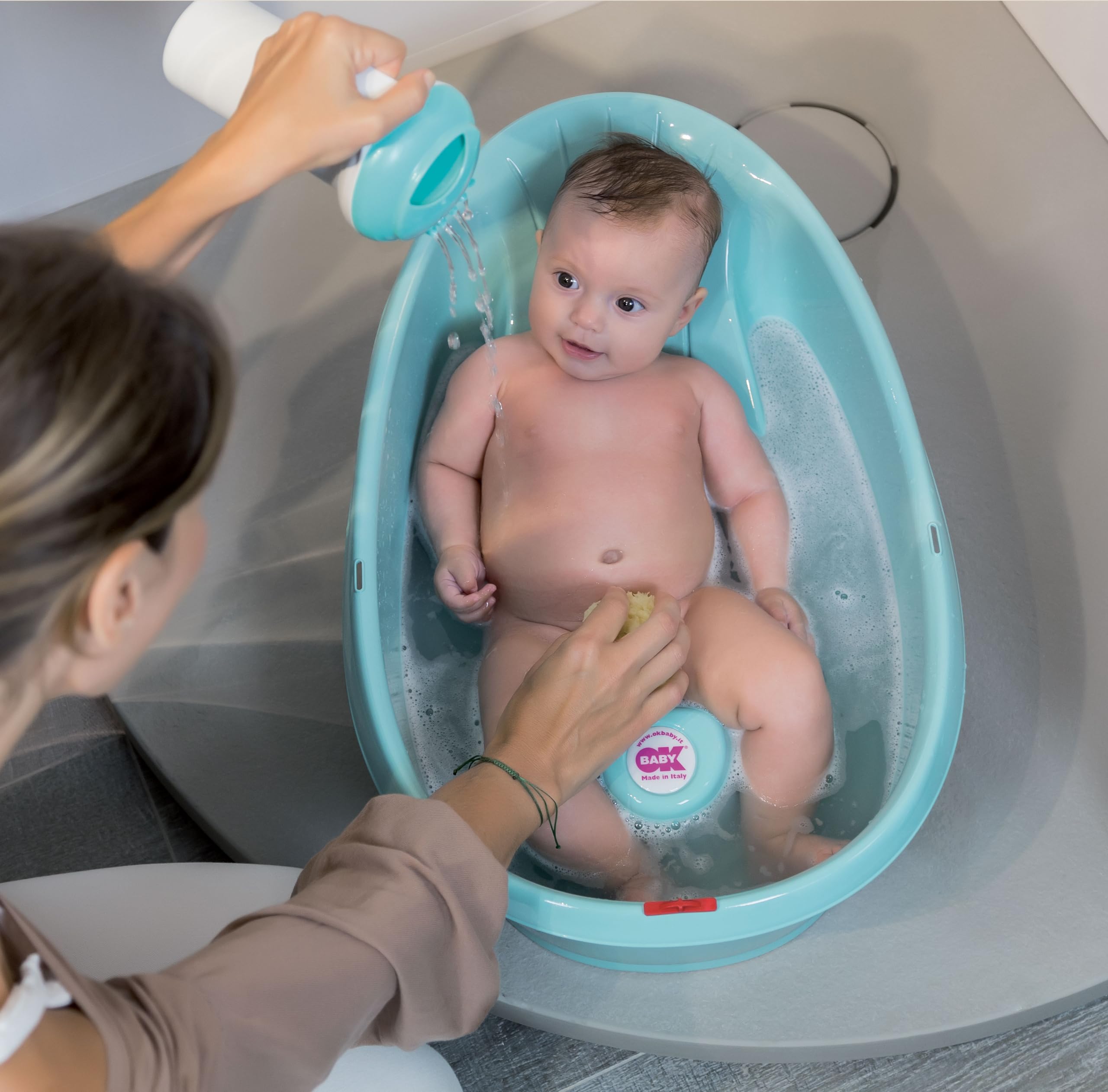 Onda Baby-Badewanne - Rutschsichere Basis, mit eingebautem digitalen Flüssigkristall-Thermometer - Rückenstütze für zusätzlichen Komfort - Passt in die Badewanne oder die ebenerdige - Weiss