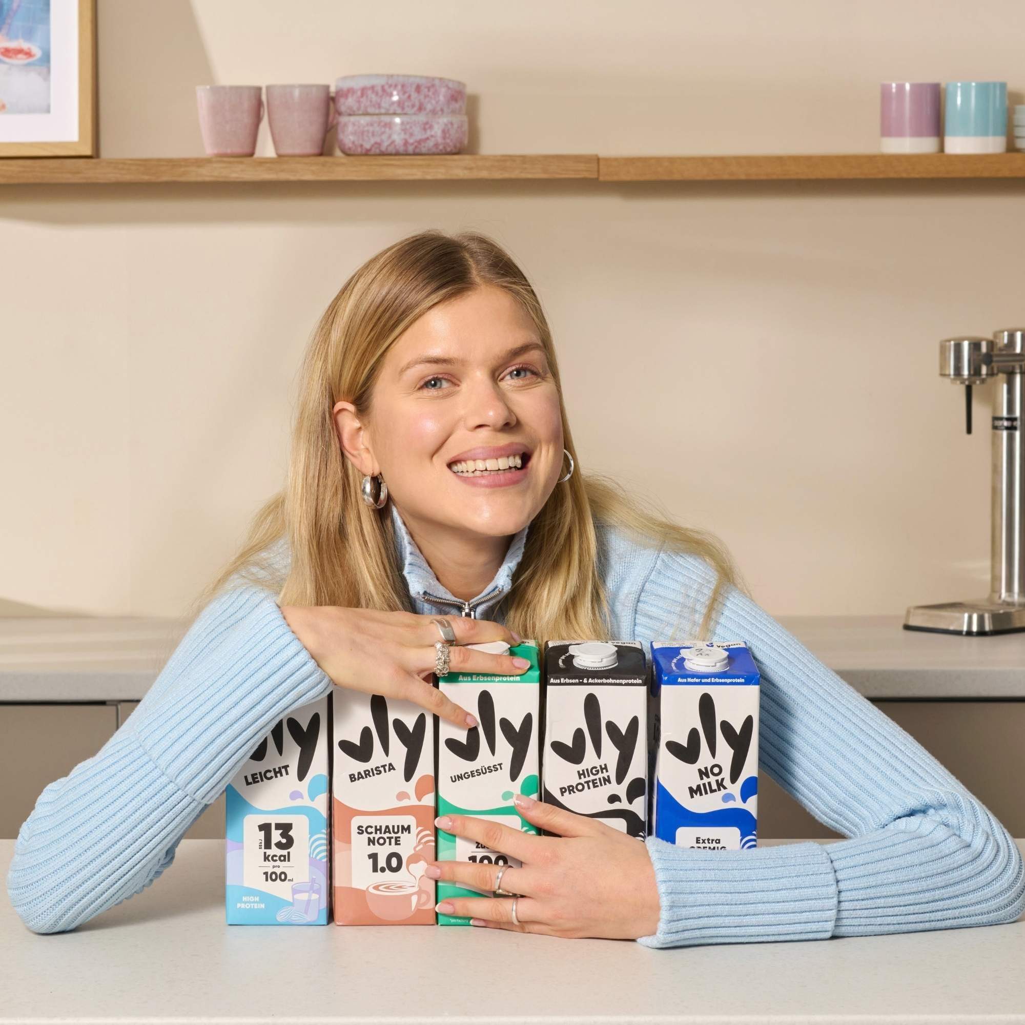 vly BARISTA - Die vegane Milchalternative aus Erbsenprotein | Cremiger Schaum | Reich an Ballaststoffen, Calcium, Vitaminen & Protein | Laktosefrei, Glutenfrei, Zuckerarm, Pflanzlich - 16x1L