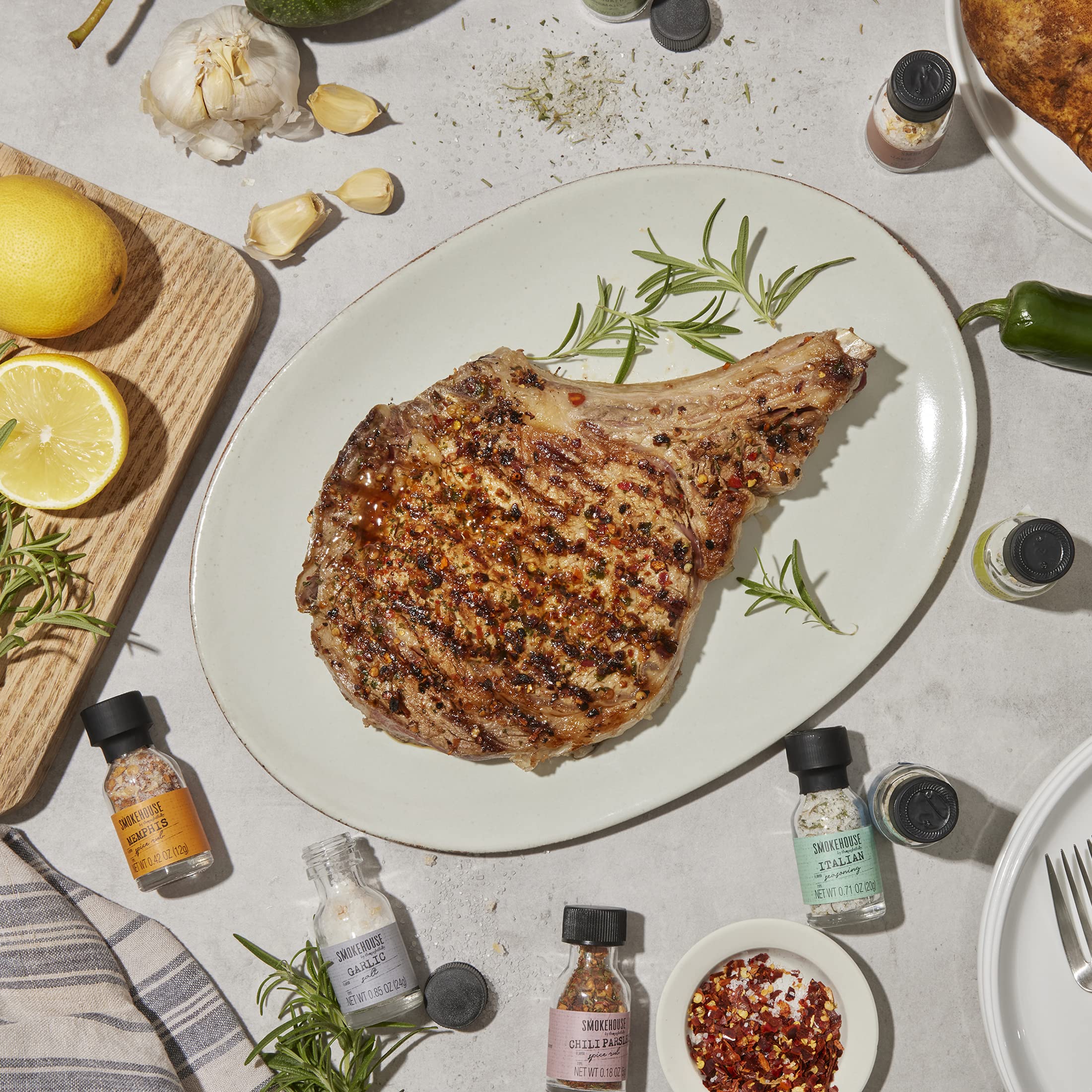 Thoughtfully BBQ Gewürze Geschenkset - Set mit 20 Grillgewürzen & BBQ Gewürzmischungen – Gewürze Set für Grillen & Barbecue – Geschenk zum Vatertag