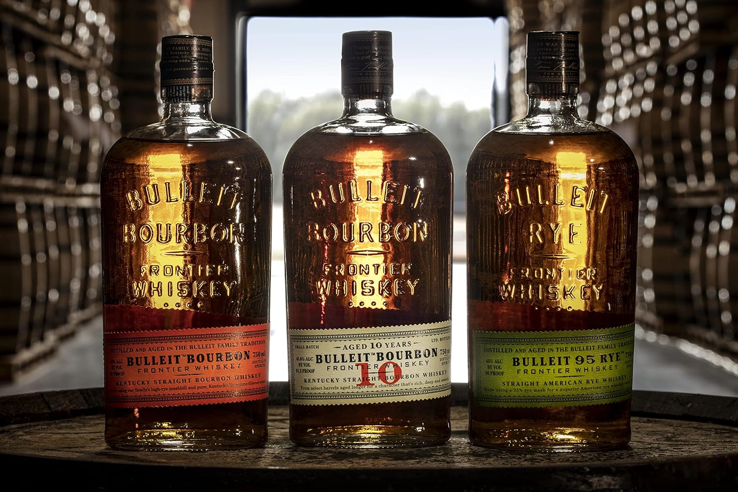 Bulleit Bourbon Frontier, American High Rye Whiskey, Geschenkempfehlung für Freunde & die Liebsten, handverlesene Kentucky Tradition, 45% vol, 700ml Einzelflasche