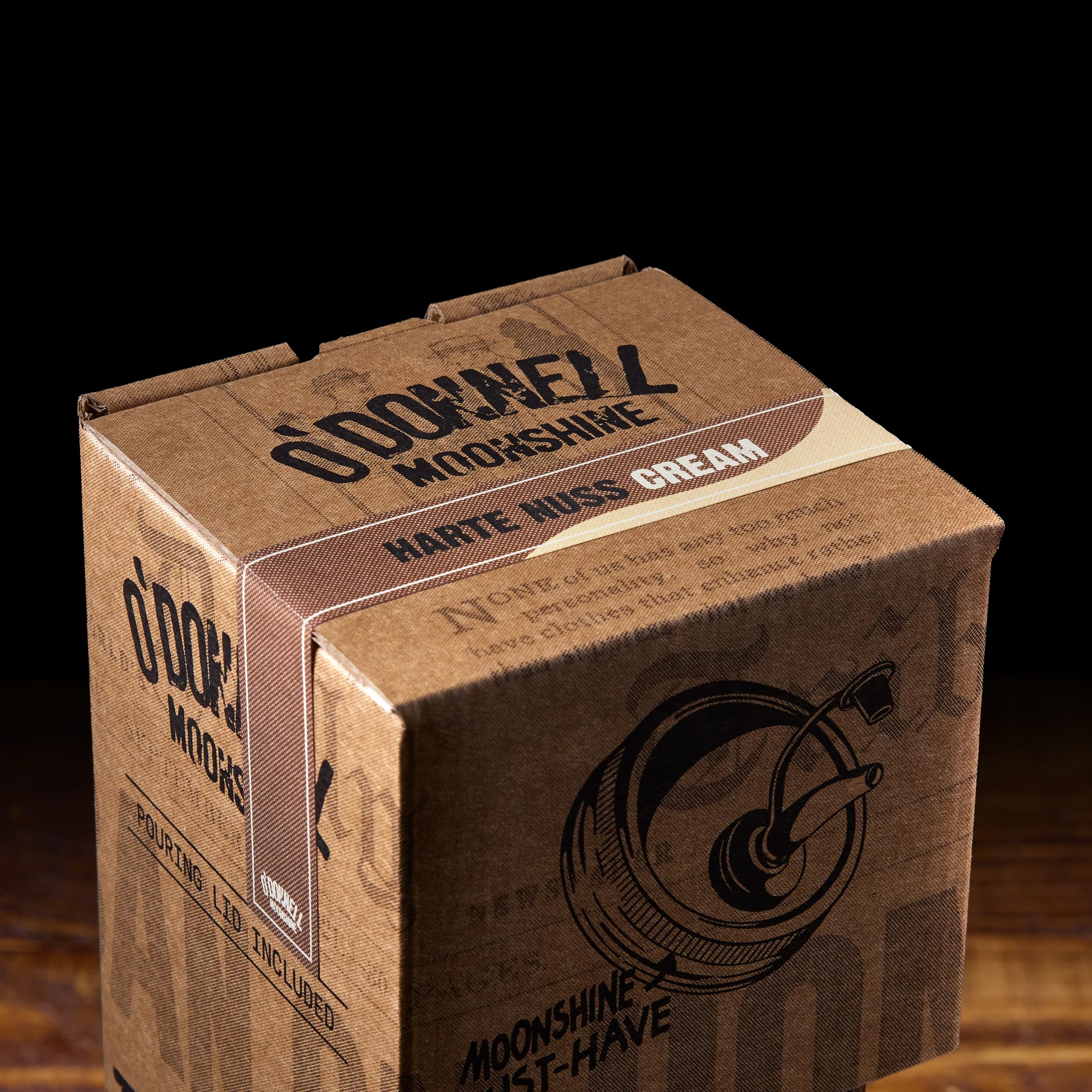 O'Donnell Moonshine Haselnusslikör Harte Nuss Geschenkset (+ Ausgießer) – Nuss Likör mit Whiskey & Karamell Geschmak (700ml) in Original Mason Jar – 25% Premium Spirituose Made in Berlin