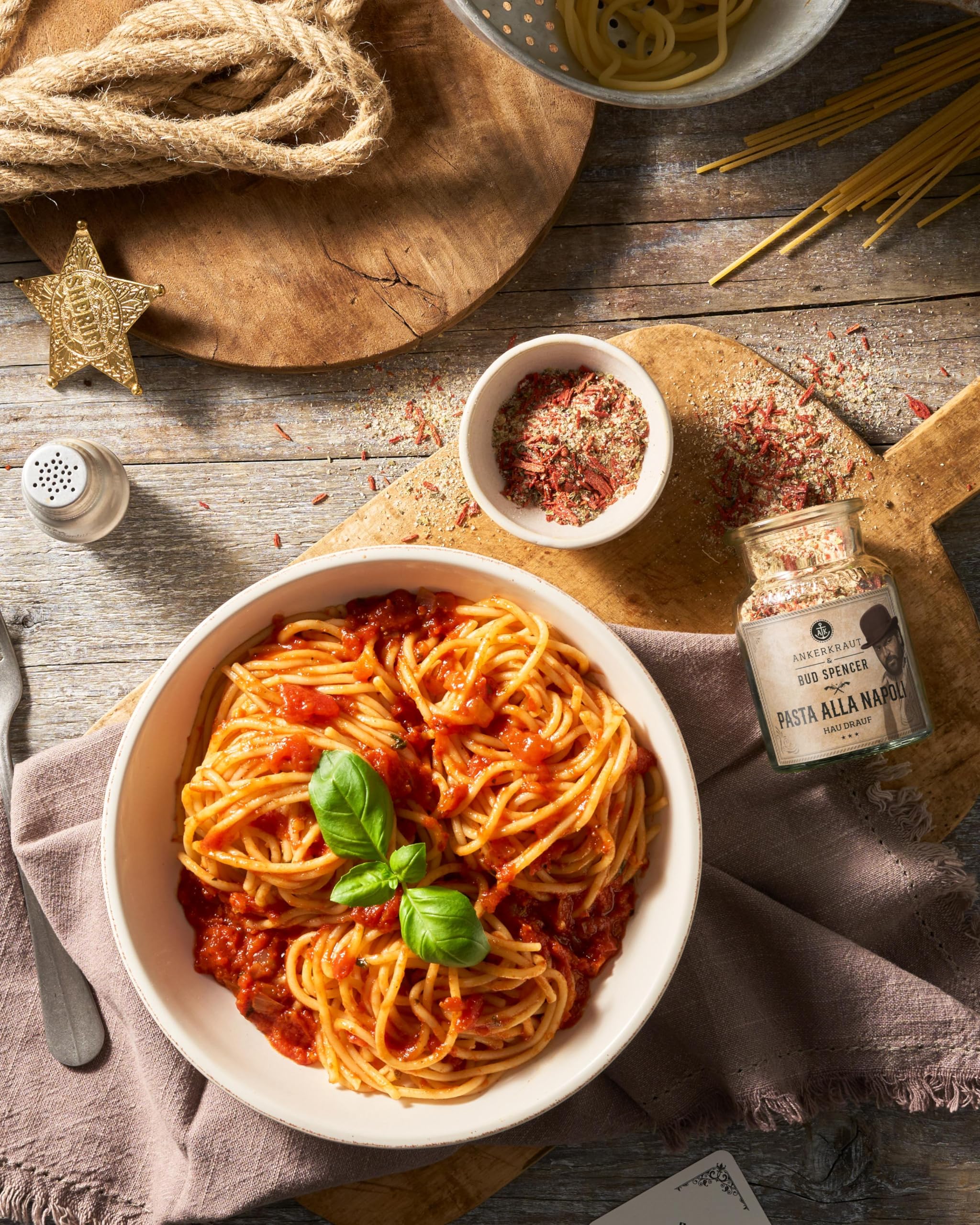 Ankerkraut Bud Spencer & Terence Hill Bagaluten Gewürz-Box, mit Westernpfanne und Pasta alla Napoli, Geschenk-Set, lecker kochen, 195 g Gewürze Inhalt