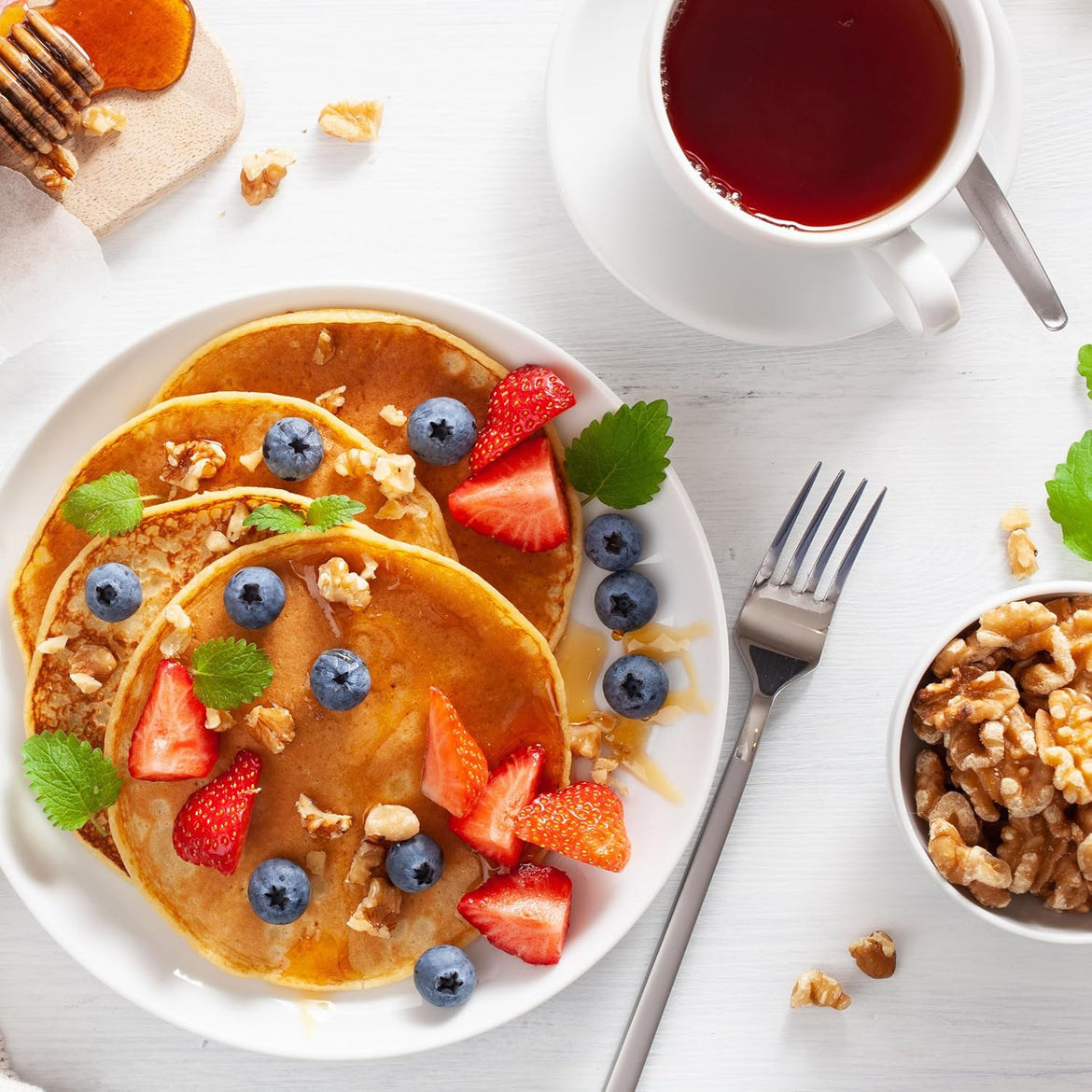 Yupik Organic Raw California Walnuts, Halves, 2.2 lb (35.2 oz), Kosher, Gluten-Free, Non-GMO, Vegan, Half Nuts, Unsalted, Unroasted, Source of Omegas, Healthy Snacks, Ideal for Baking & Cooking