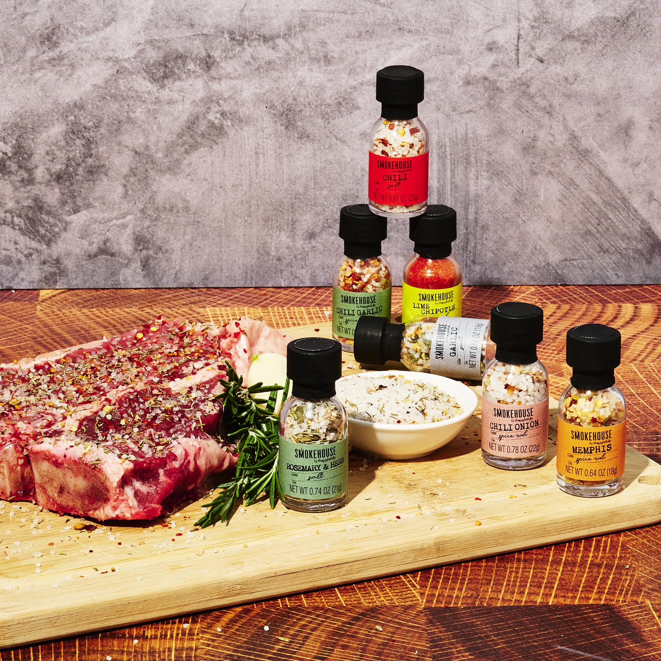 Thoughtfully BBQ Gewürze Geschenkset - Set mit 20 Grillgewürzen & BBQ Gewürzmischungen – Gewürze Set für Grillen & Barbecue – Geschenk zum Vatertag